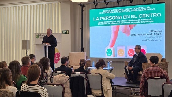 Plena inclusión Extremadura y la Junta trabajan juntos para mejorar la salud mental de las personas con discapacidad
