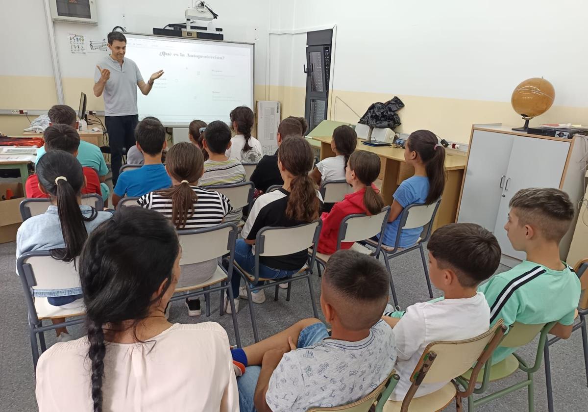 La Junta impulsa un programa de formación en Protección Civil para escolares