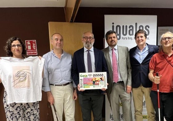 Las personas con sordoceguera de Extremadura reclaman su «lugar» en la sociedad «como unos ciudadanos más»