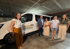 Caja Rural de Extremadura dona a Aexpainba un vehículo para favorecer la movilidad y autonomía de sus usuarios