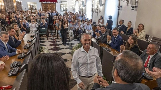 La Diputación de Cáceres homenajea a 31 trabajadores jubilados y tres que han fallecido en el último año