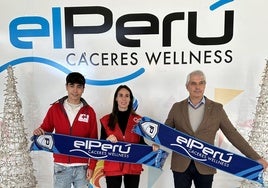 Representantes de Cruz Roja y El Perú durante la presentación del evento.