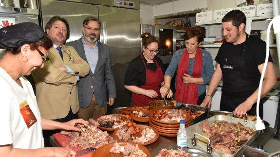 El Círculo Empresarial Placentino congrega a 200 personas en su cocido solidario