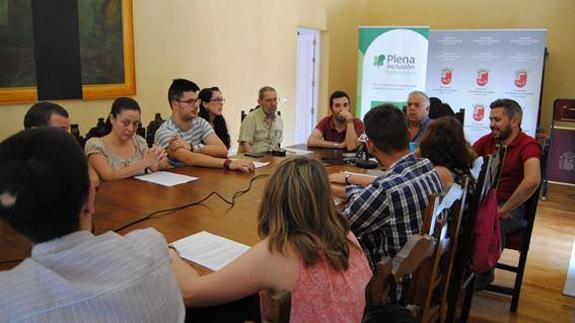 Un momento de la reunión mantenida en el Ayuntamiento de Villafranca.