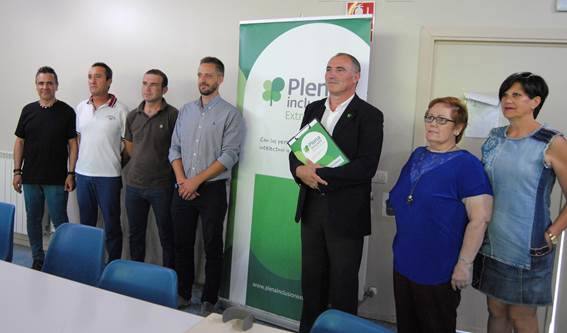 Miembros de la junta directiva de Aprosuba 13.