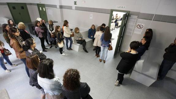 El nuevo decreto reserva un 10% de las plazas de las oposiciones de la Junta de Extremadura a personas con discapacidad.