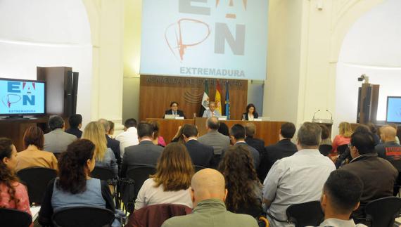 Acto institucional celebrado en la Asamblea de Extremadura con motivo del Día Internacional para la Erradicación de la Pobreza.