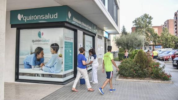 Edificio de Quirón Salud en Badajoz.