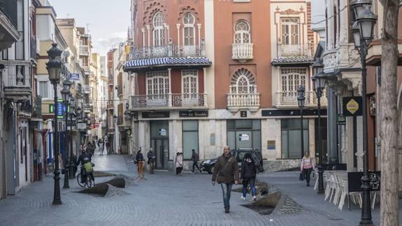 Se retirarán los maceteros ubicados a ambos lados de la plaza.