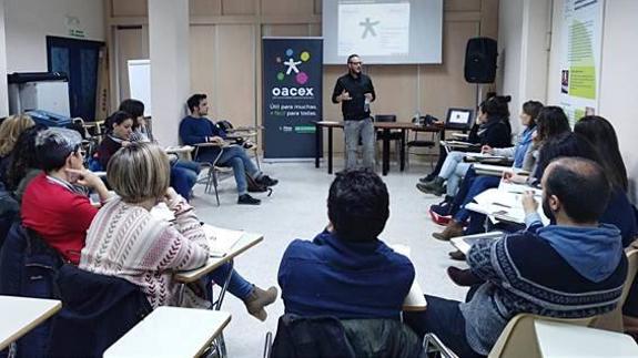 Una de las acciones formativa de Oacex.