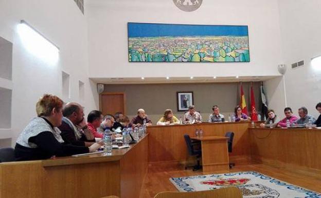 Sesión plenaria en el Ayuntamiento de Miajadas en esta legislatura.