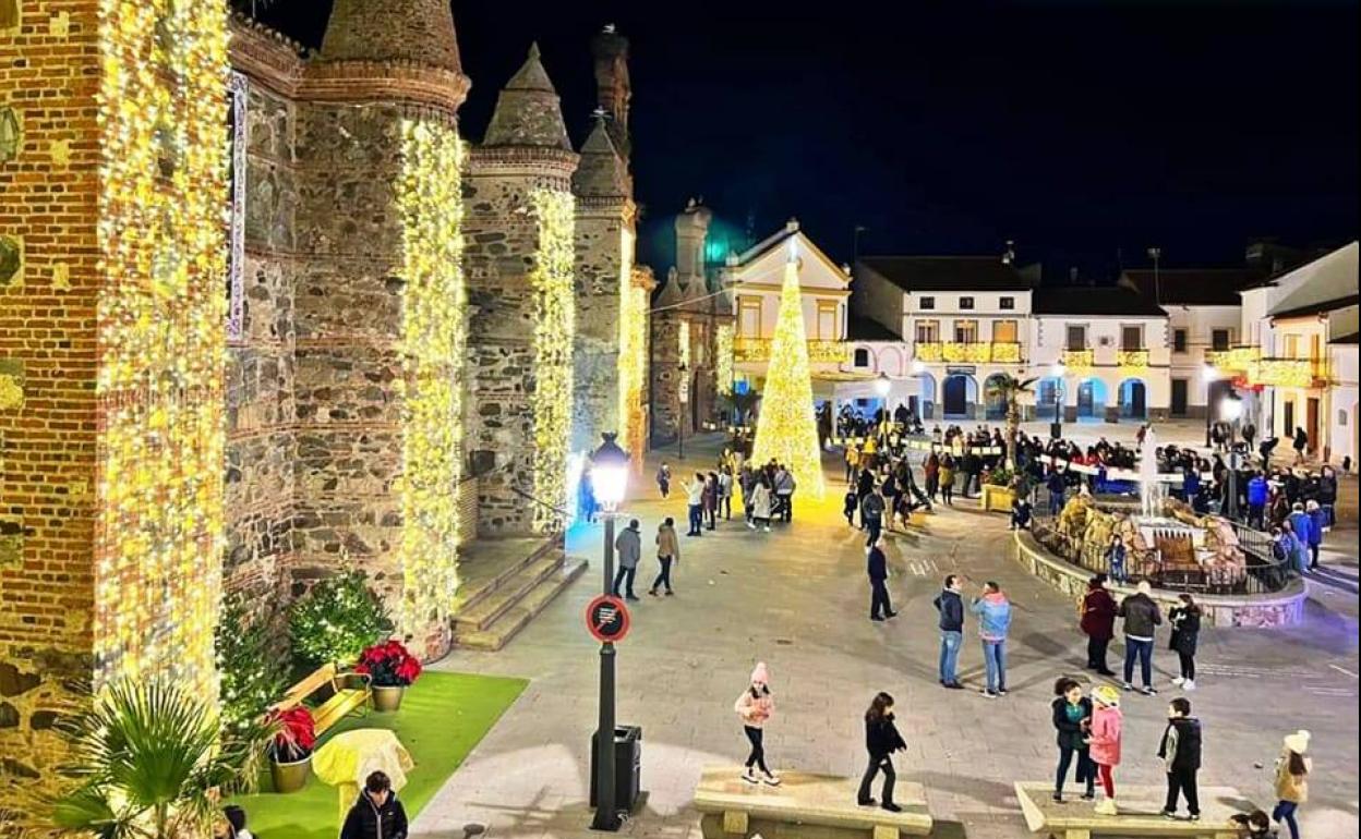 Plaza de España durante el encendido de la iluminación navideña. 