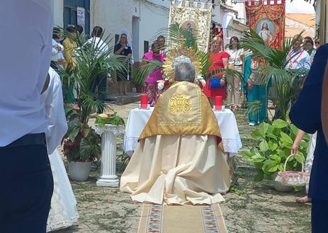 Imagen secundaria 1 - Talarrubias se engalana para el Corpus Christi