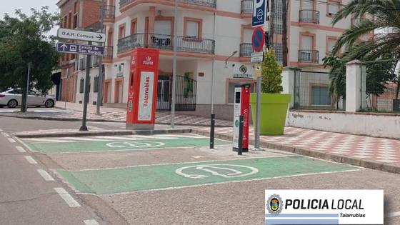 La Policía de Talarrubias recuerda que los estacionamientos de los puntos de recarga solo pueden ser usados para cargar los vehículos eléctricos