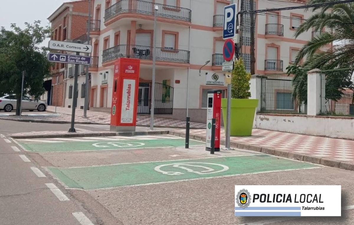 La Policía de Talarrubias recuerda que los estacionamientos de los puntos de recarga solo pueden ser usados para cargar los vehículos eléctricos