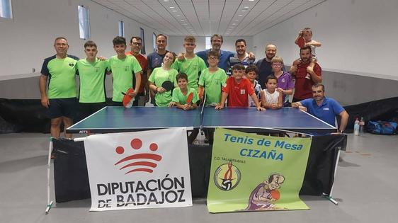 24 participantes compitieron en el tradicional Torneo de Tenis de Mesa de Talarrubias