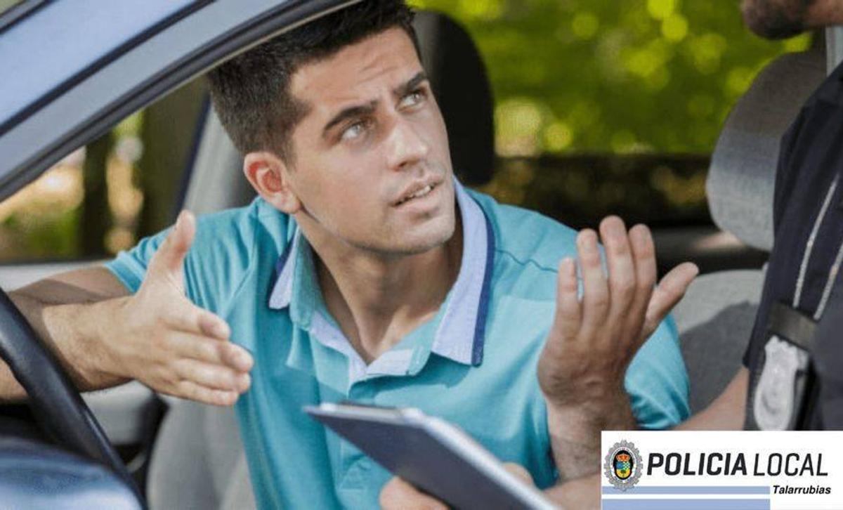 Agentes de la Policía Local de Talarrubias intercepta a un conductor sin permiso y sin ITV