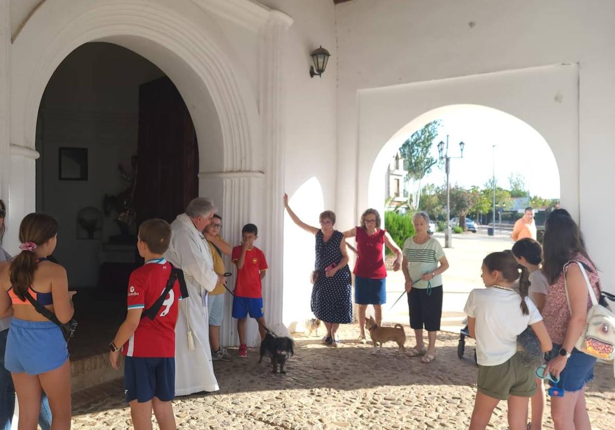 Talarrubias celebró el día de los animales con una bendición