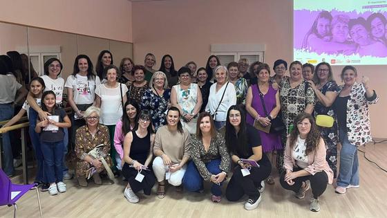 Más de 40 mujeres talarrubienses conmemoraron el Día Internacional de la Mujer Rural
