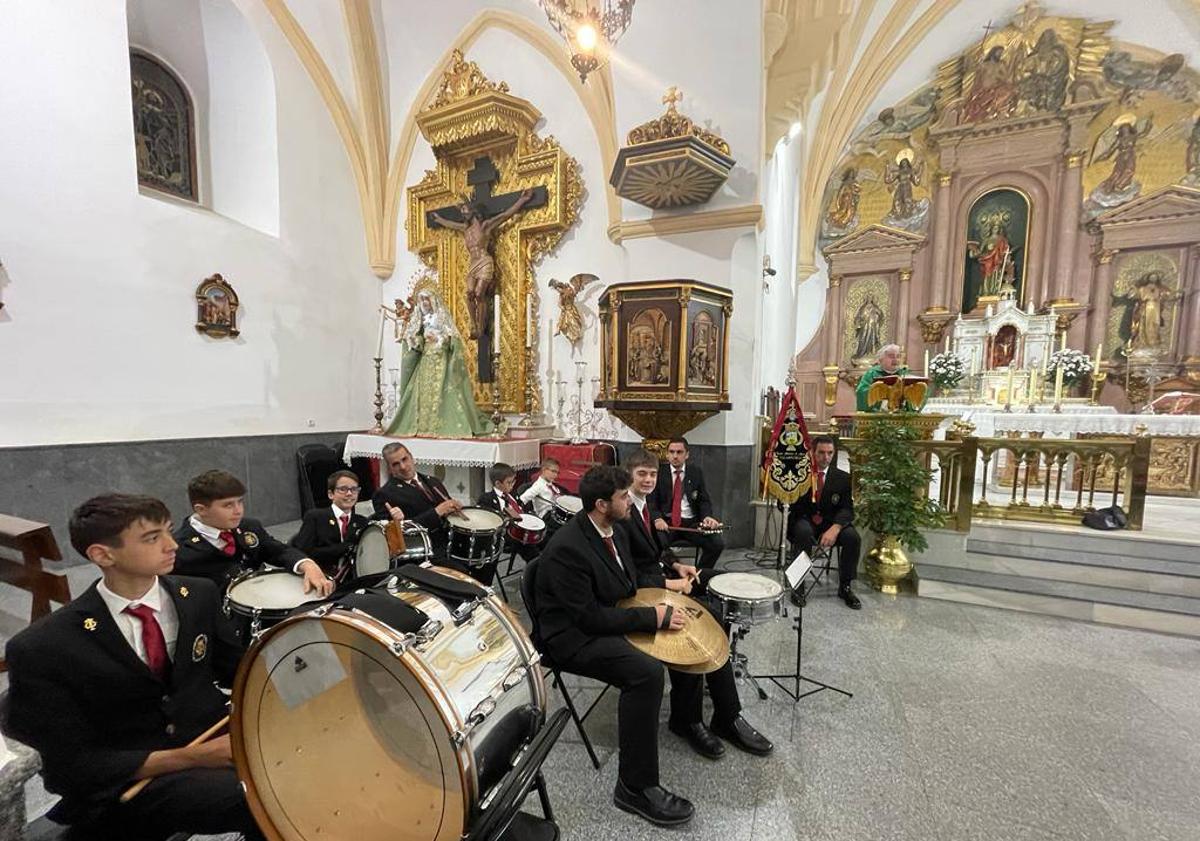 Imagen principal - La Banda Municipal de Música celebra con una misa Santa Cecilia