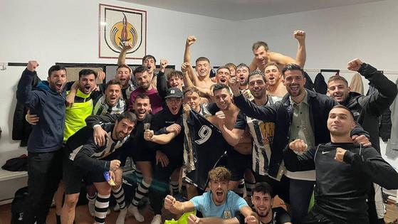 El Talarrubias vence al líder