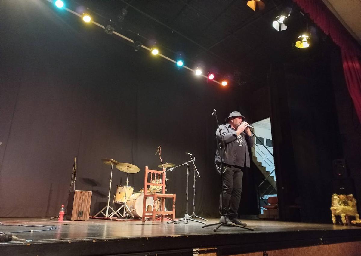 Imagen secundaria 1 - Celebrada la I Gala Solidaria del Día de los Inocentes de Talarrubias
