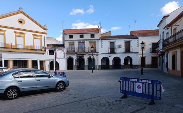 La Plaza de España estará cerrada al tráfico durante la celebración del Día de Extremadura en la Escuela