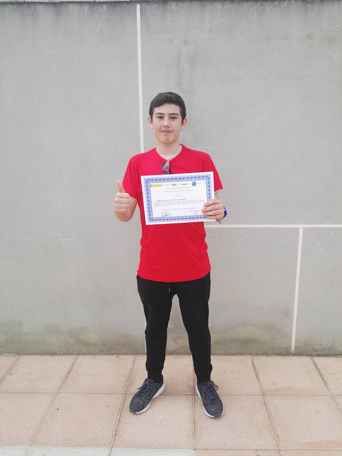 La feria de ciencias reúne a una docena de jóvenes científicos
