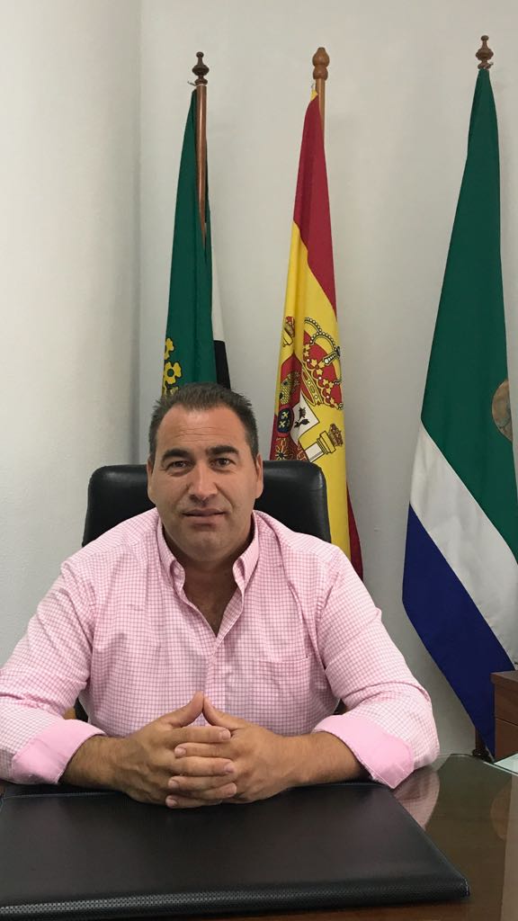 Talarrubias se ofrece para acoger a las empresas catalanas que así lo deseen
