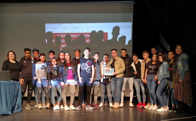 Representantes del instituto ganador 