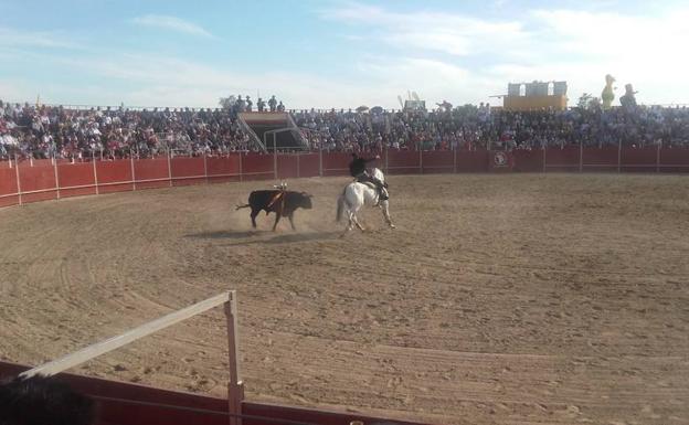 Nueve orejas y dos rabos se reparten en la corrida de San Marcos