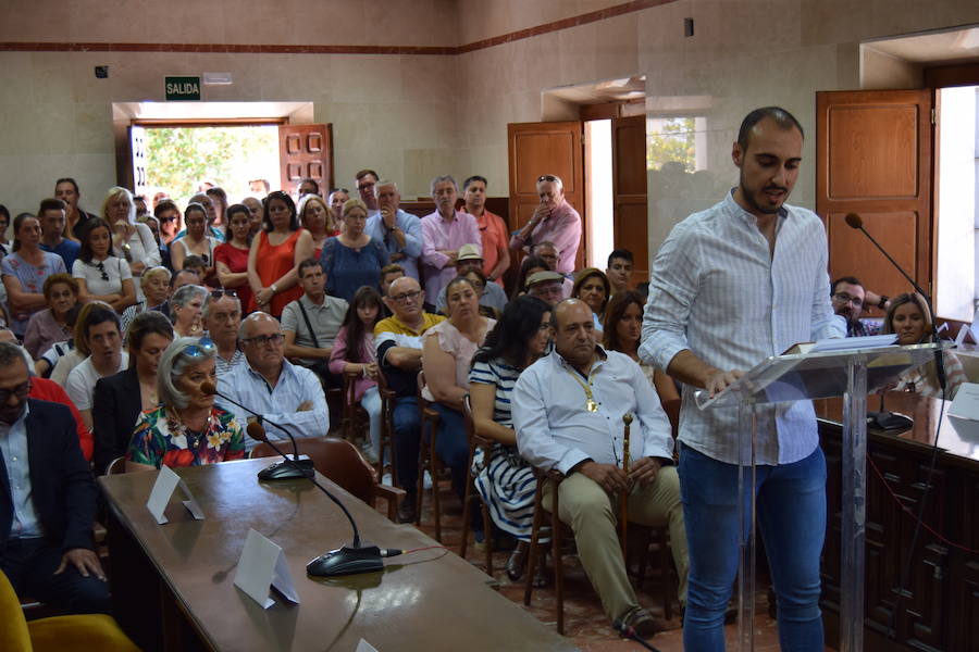 Fotos: Los concejales y el nuevo alcalde de Talayuela, Ismael Bravo, toman posesión de sus actas