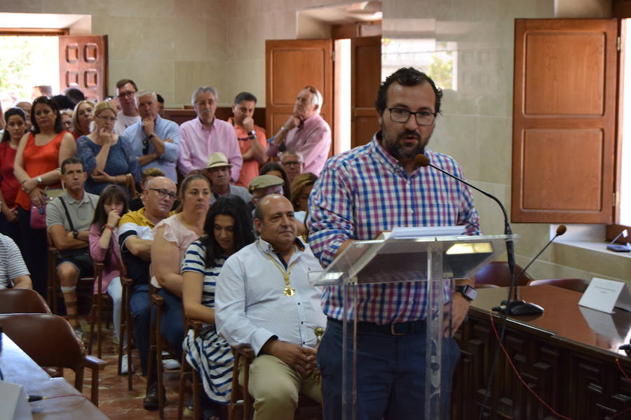 Fotos: Los concejales y el nuevo alcalde de Talayuela, Ismael Bravo, toman posesión de sus actas