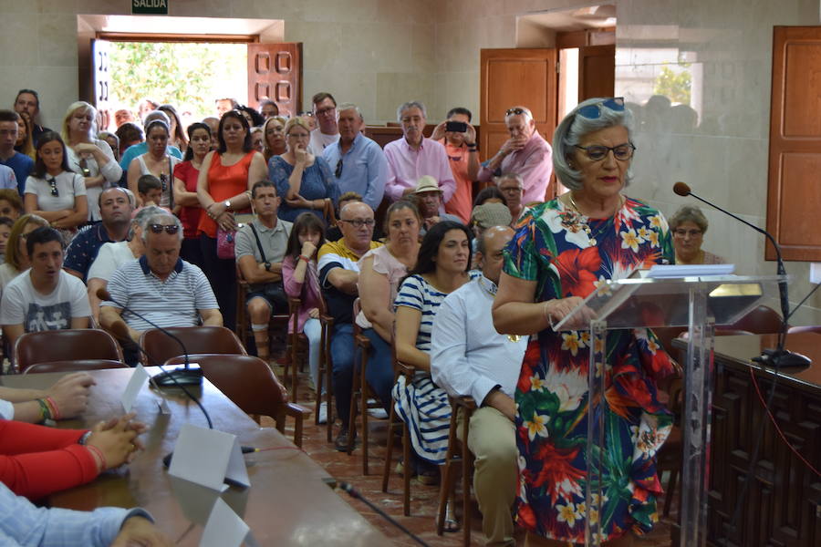 Fotos: Los concejales y el nuevo alcalde de Talayuela, Ismael Bravo, toman posesión de sus actas