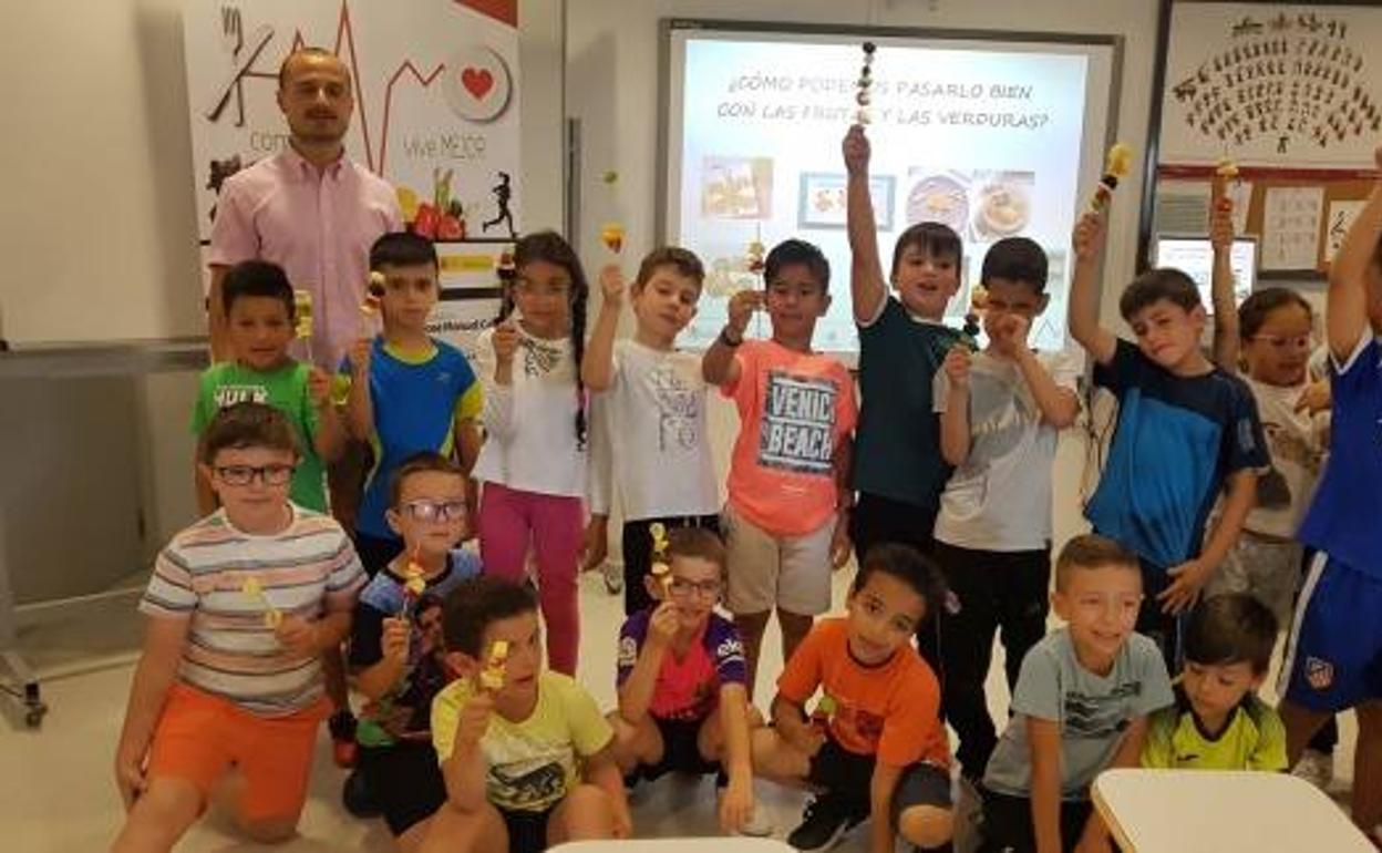 Los alumnos de Educación Primaria del Juan Güell participan en el programa 'Come bien, vive mejor'