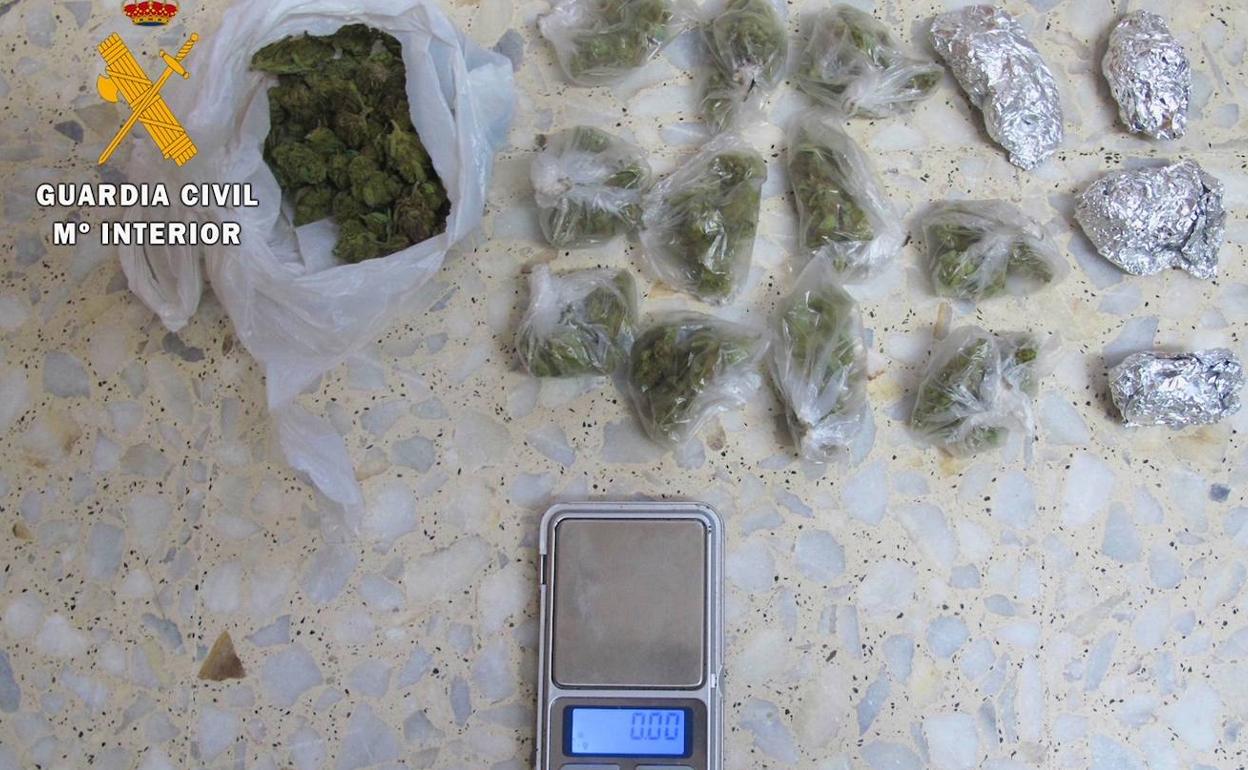Detenido un joven de Saucedilla por un delito de tráfico de drogas