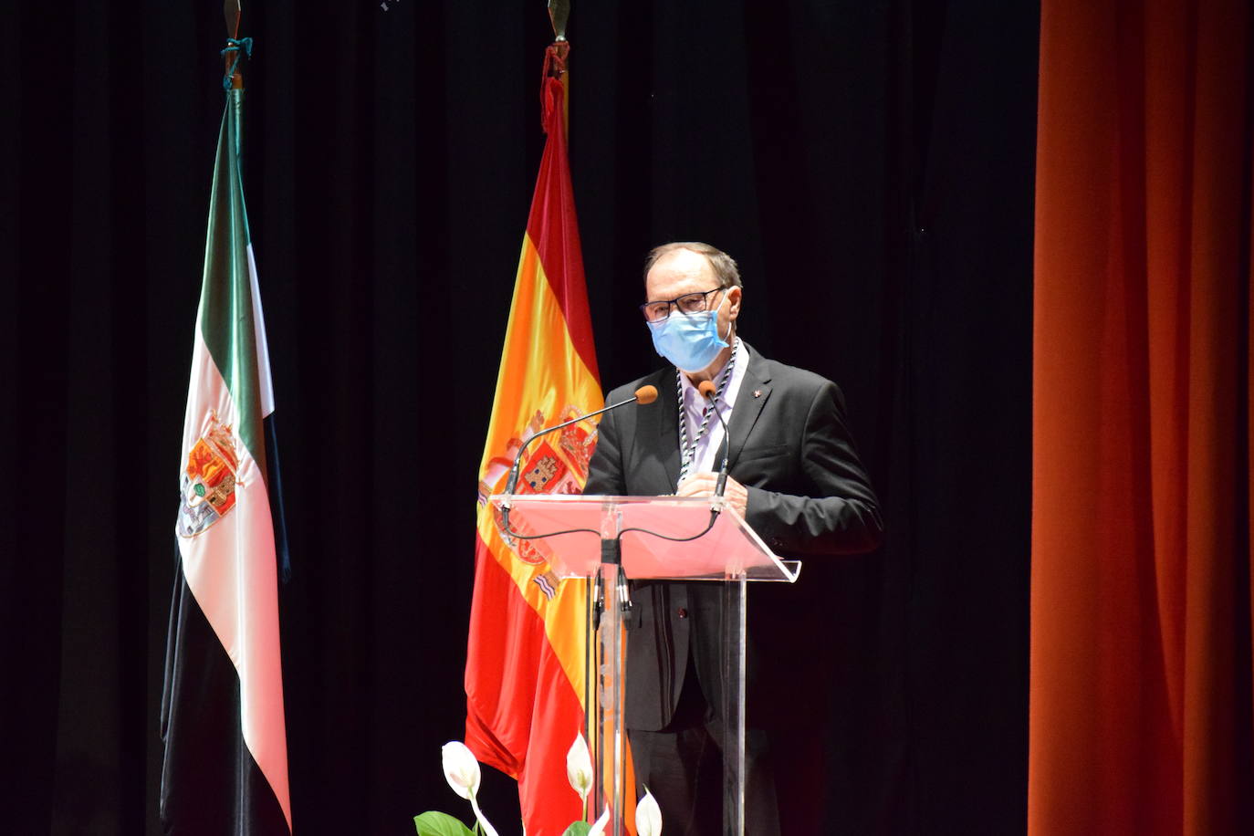 Fotos: FotoGalería Nombramiento oficial del Cronista de Talayuela y Acto homenaje a los alcaldes de la democracia