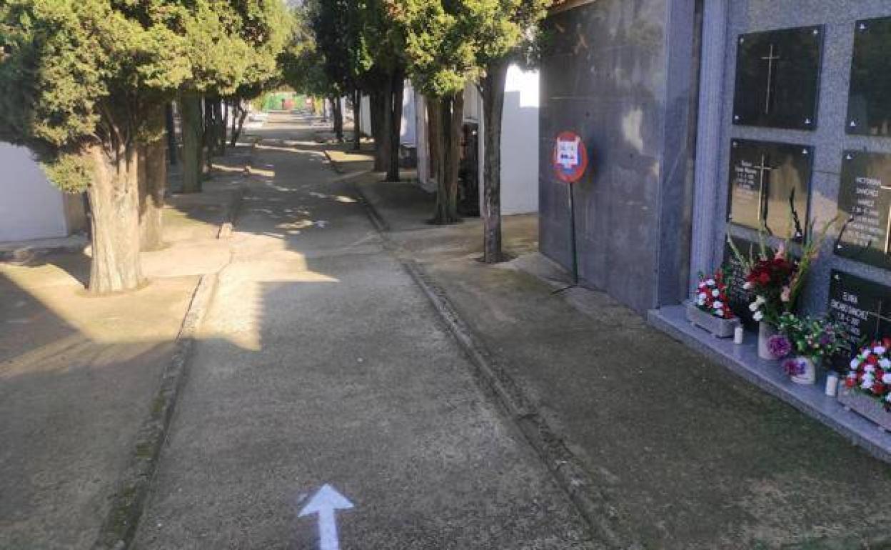 Se acondiciona el cementerio municipal para las visitas de estos días