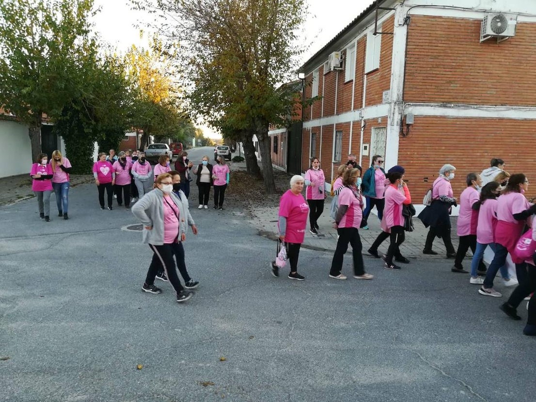 Fotos: Fotogalería Marcha Rosa en Barquilla de Pinares y Santa María de las Lomas