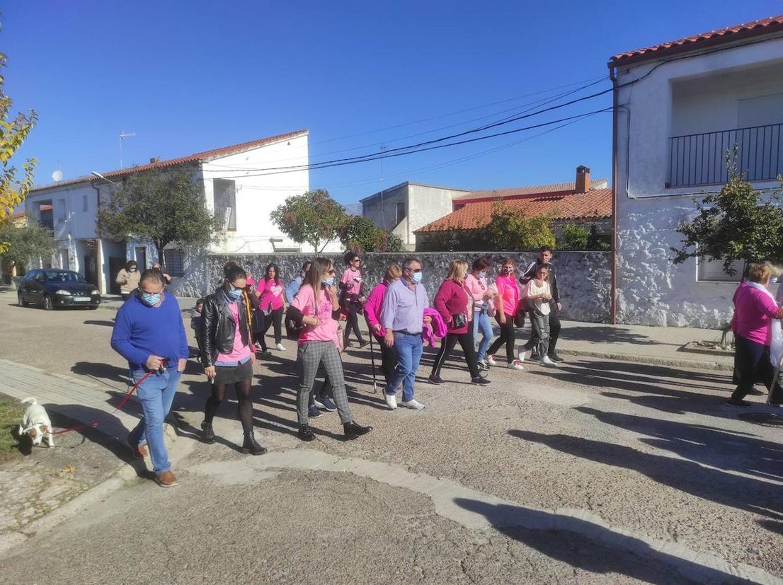 Fotos: Fotogalería Marcha Rosa en Barquilla de Pinares y Santa María de las Lomas