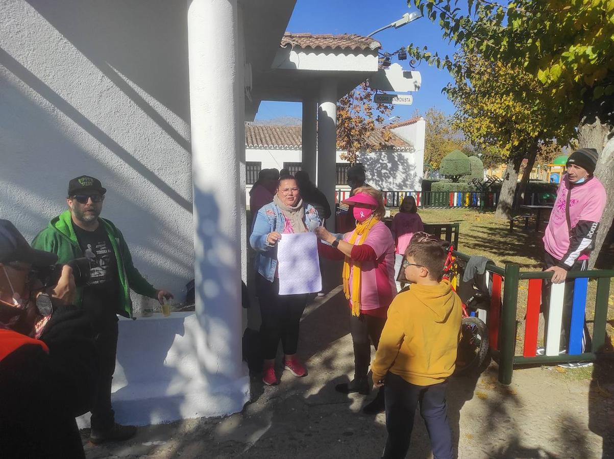 Fotos: Fotogalería Marcha Rosa en Barquilla de Pinares y Santa María de las Lomas