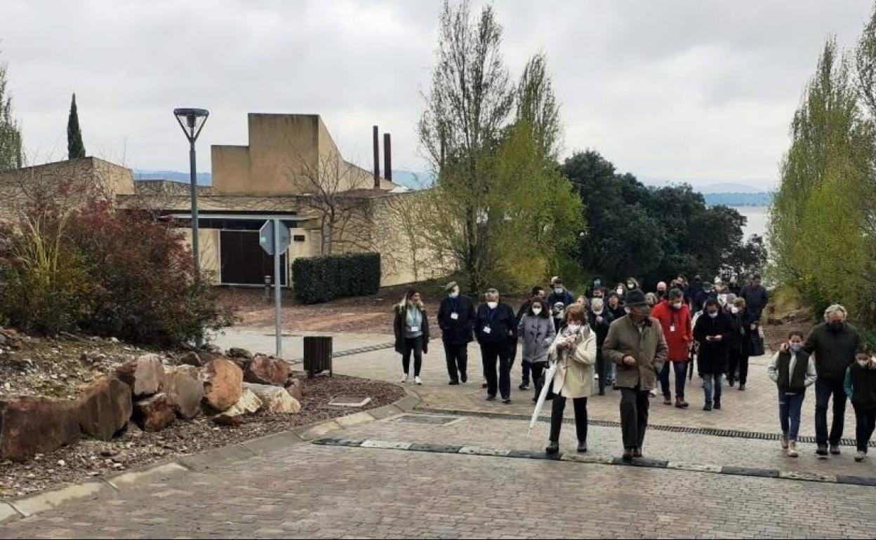 «Nuestro pueblo y Extremadura morirán con la sentencia del derribo», afirma la alcaldesa de El Gordo