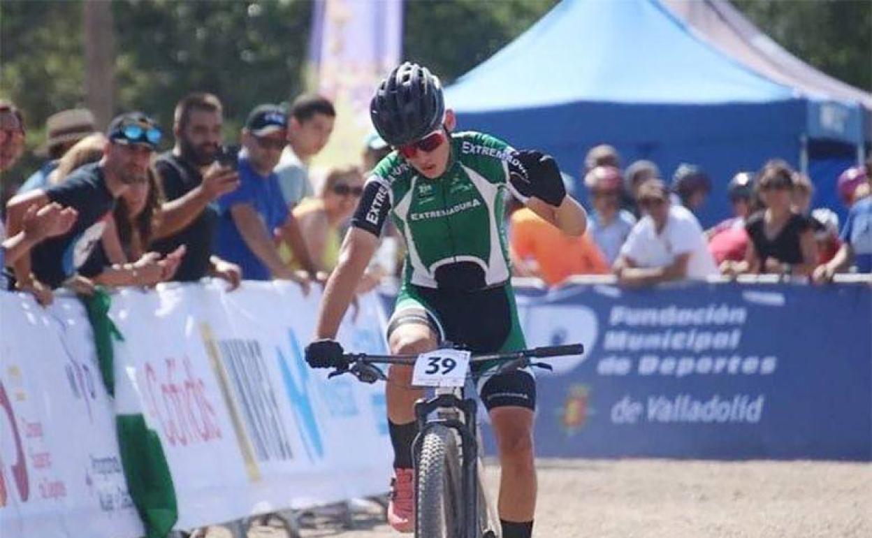 David Vizcaíno logra la medalla de bronce en Valladolid, en el Campeonato de España XCO
