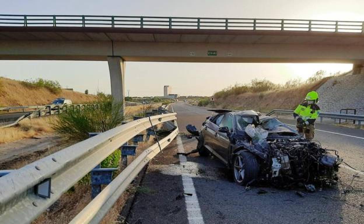 A disposición judicial el joven que cayó con su vehículo a la EX-A1 y mató al conductor de un turismo