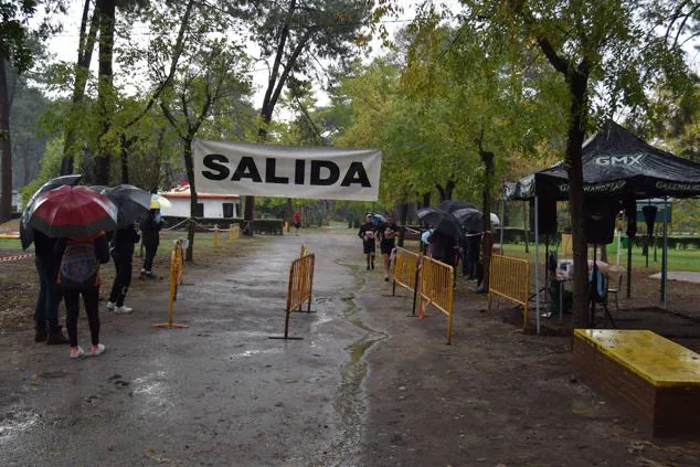 Fotos: Aned organiza la primera edición de la carrera popular &#039;Pinar de Talayuela&#039;