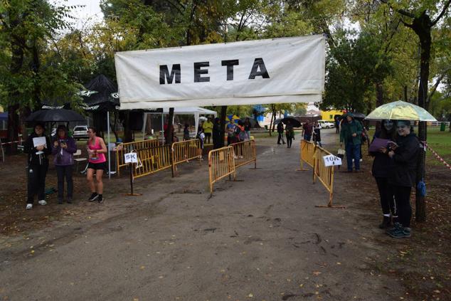 Fotos: Aned organiza la primera edición de la carrera popular 'Pinar de Talayuela'