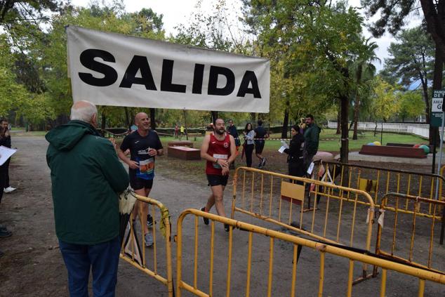 Fotos: Aned organiza la primera edición de la carrera popular 'Pinar de Talayuela'