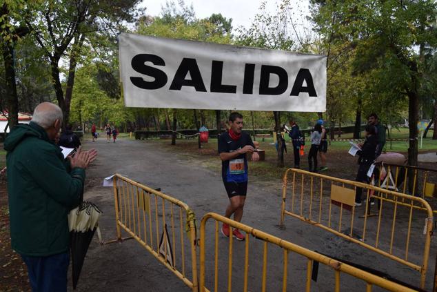 Fotos: Aned organiza la primera edición de la carrera popular 'Pinar de Talayuela'