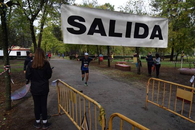 Fotos: Aned organiza la primera edición de la carrera popular 'Pinar de Talayuela'