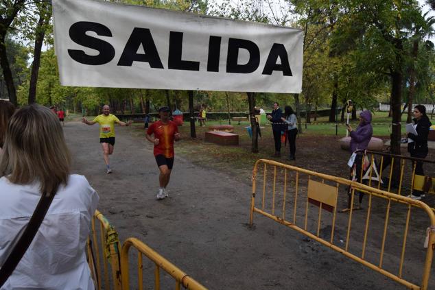 Fotos: Aned organiza la primera edición de la carrera popular &#039;Pinar de Talayuela&#039;